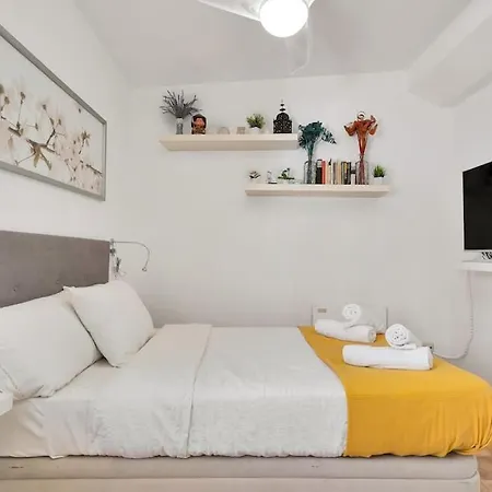 Adosado Con Solarium, Bbq Y Piscina En Las Chapas - Jade 213 * Marbella