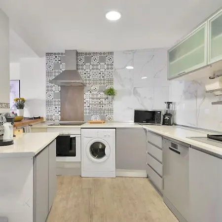 Adosado Con Solarium, Bbq Y Piscina En Las Chapas - Jade 213 Marbella