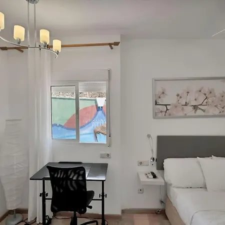 Apartment Adosado Con Solarium, Bbq Y Piscina En Las Chapas - Jade 213 Marbella