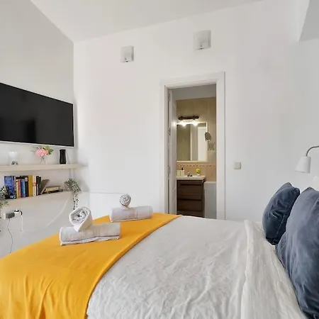 Apartment Adosado Con Solarium, Bbq Y Piscina En Las Chapas - Jade 213 Marbella